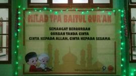 MILAD TPA BAITUL QUR'AN MASJID MUQORROBUN, ADAKAN WISUDA TINGKAT KELAS DARI IQRO KE ALQURAN